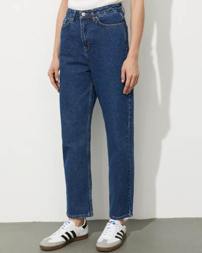 Джинсы Tapered fit